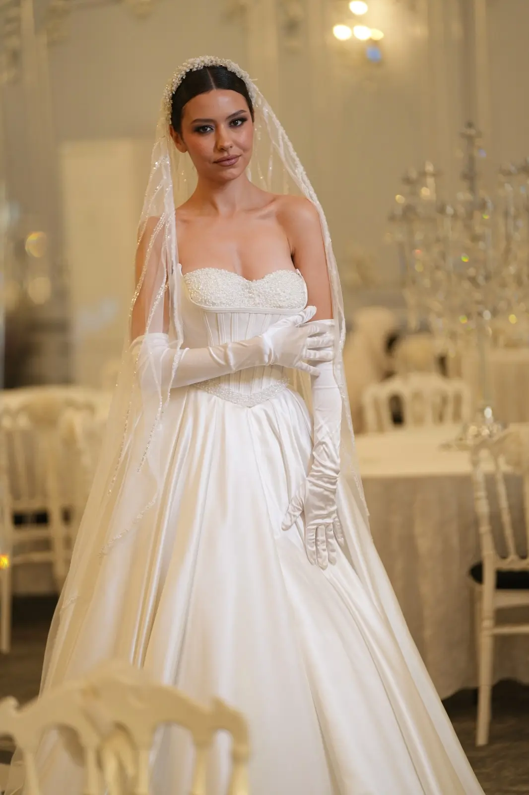 Bianca - Straplez Saten Ön Görünüm