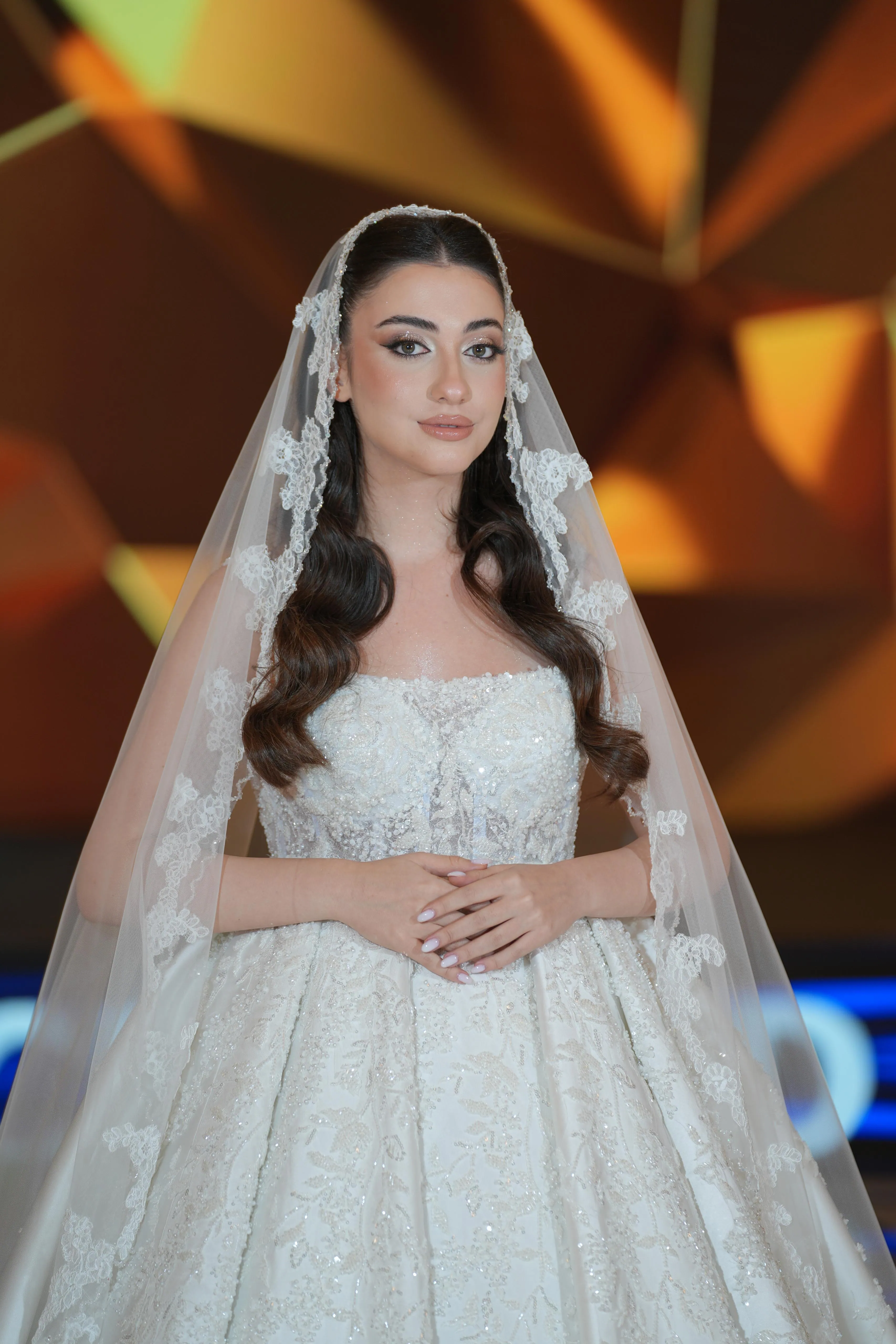 Helena - Ön Görünüm