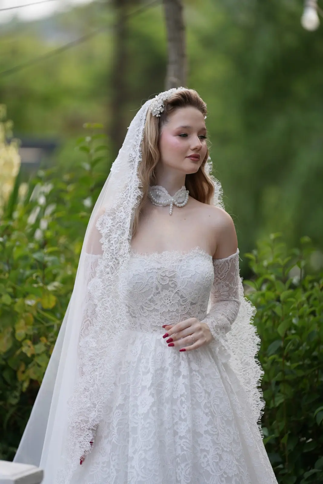 Larissa - Dantel Duvak Detay Görünüm