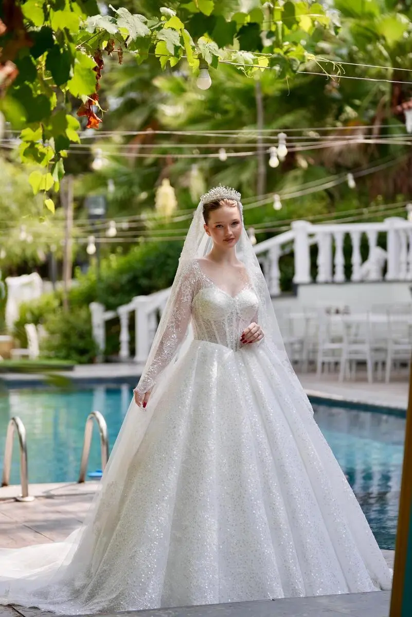 Minyon Gelinler İçin Gelinlik Sırları: Küçük Boy, Büyük Etki