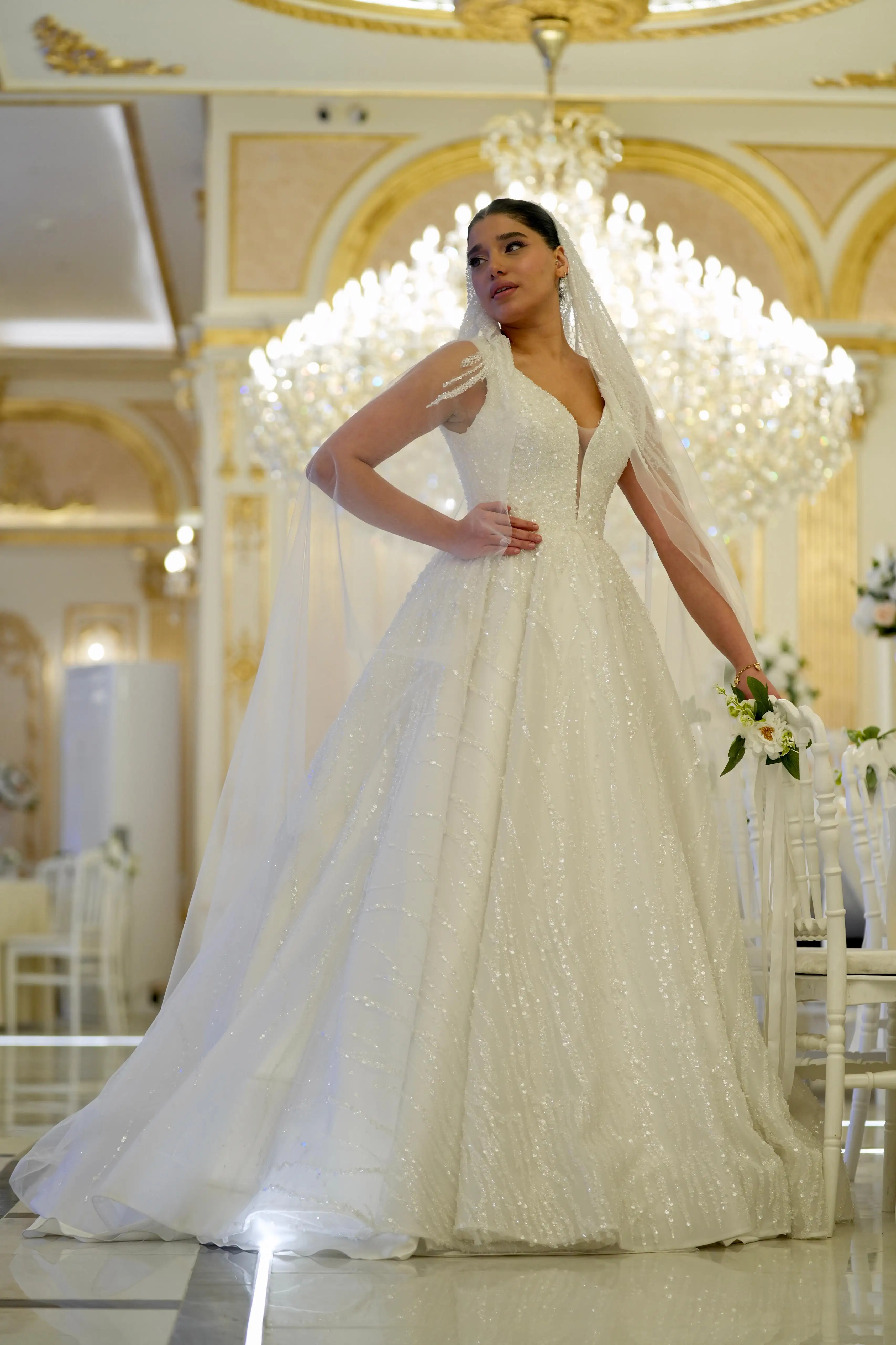 Celina - Yan Görünüm