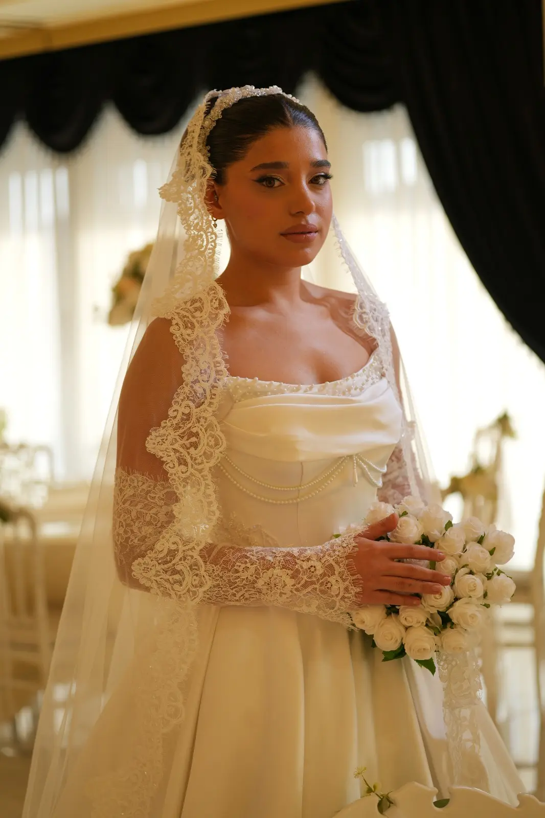 Sienna - Minimalist Saten Ön Görünüm